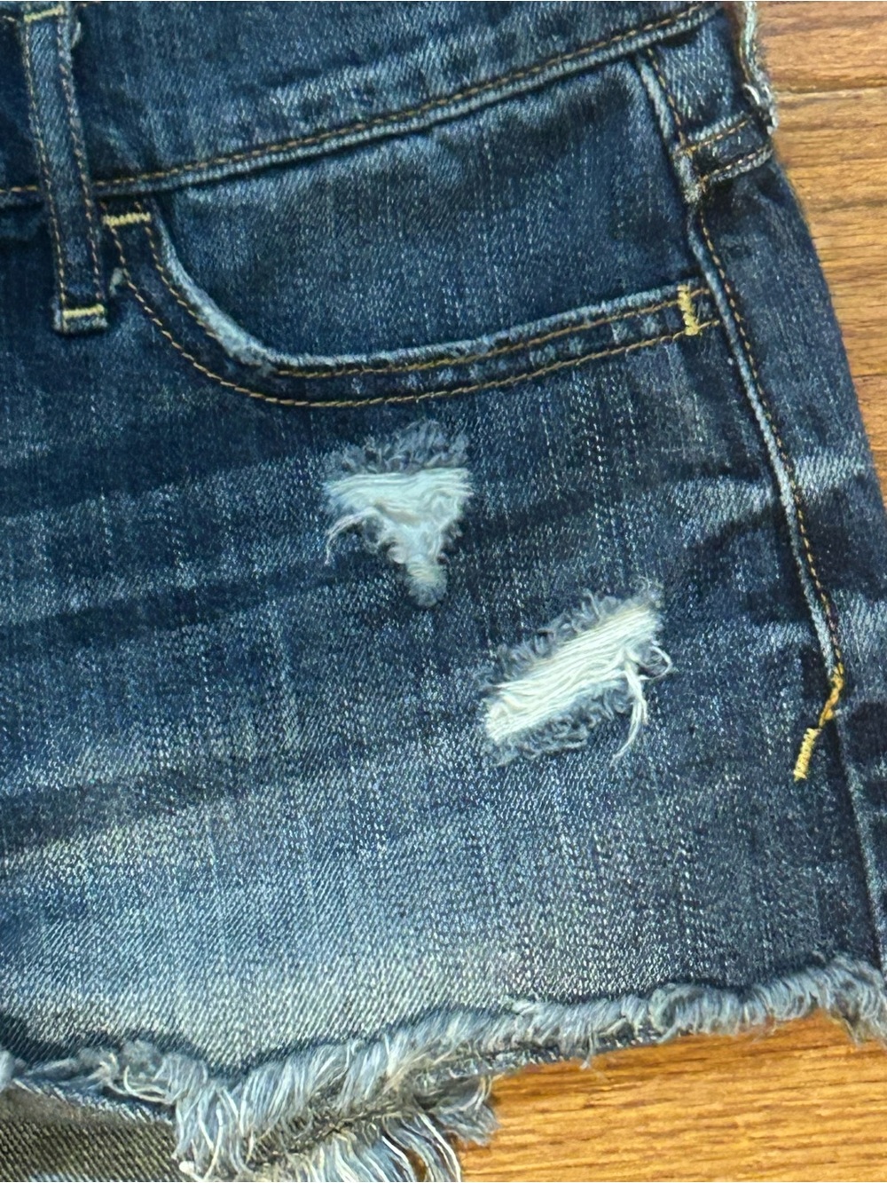 Hollister Blue Distressed Denim Cutoff Shorts size 3 - Picture 2 of 8
